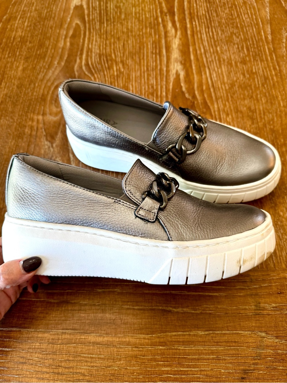 Naturalizer Daphne metallic pewter slip on sneakers 8M - Picture 5 of 14